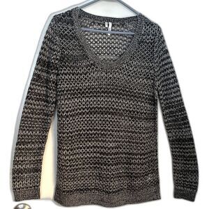 Studio Y Mesh Gray/Silver Sparkle Thread Crocheted Open Weave Sweater Size L